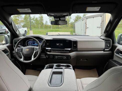Used 2025 Chevrolet Silverado 1500 LT AWD/4WD image 21