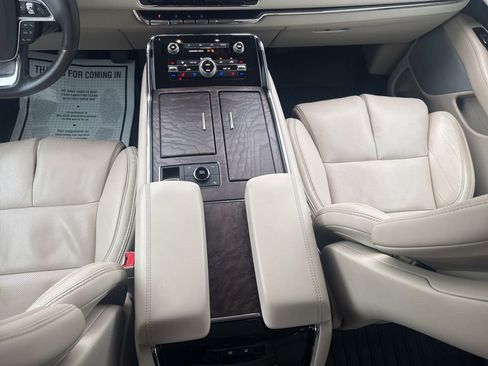 Used 2020 Lincoln Navigator L Reserve w/ Luxury Package image 28
