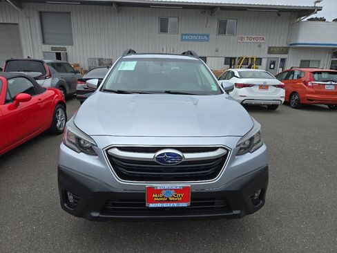 Used 2022 Subaru Outback Premium w/ Popular Package #1 AWD/4WD image 4