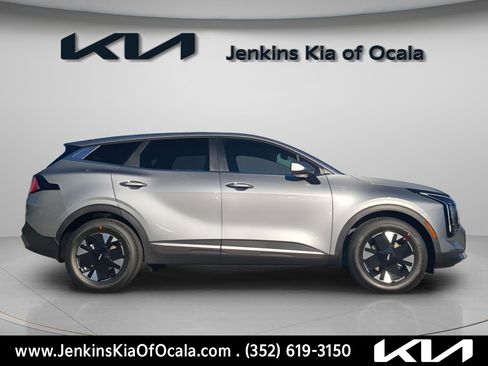 New 2026 Kia Sportage LX image 2