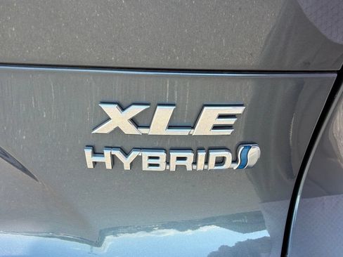 Used 2021 Toyota Venza XLE w/ Softex Package AWD/4WD image 10