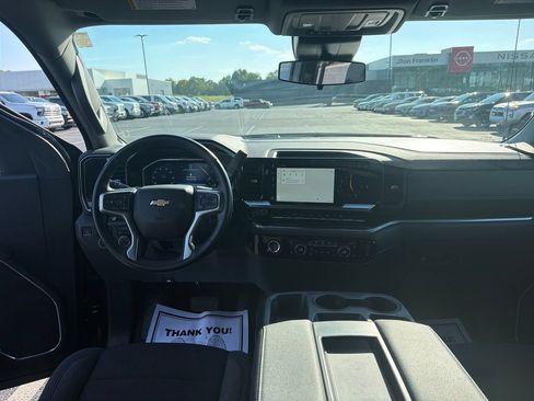 Used 2023 Chevrolet Silverado 1500 LT AWD/4WD image 15