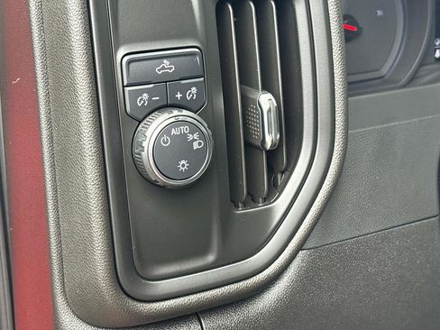 Used 2025 Chevrolet Silverado 1500 Custom RWD image 28