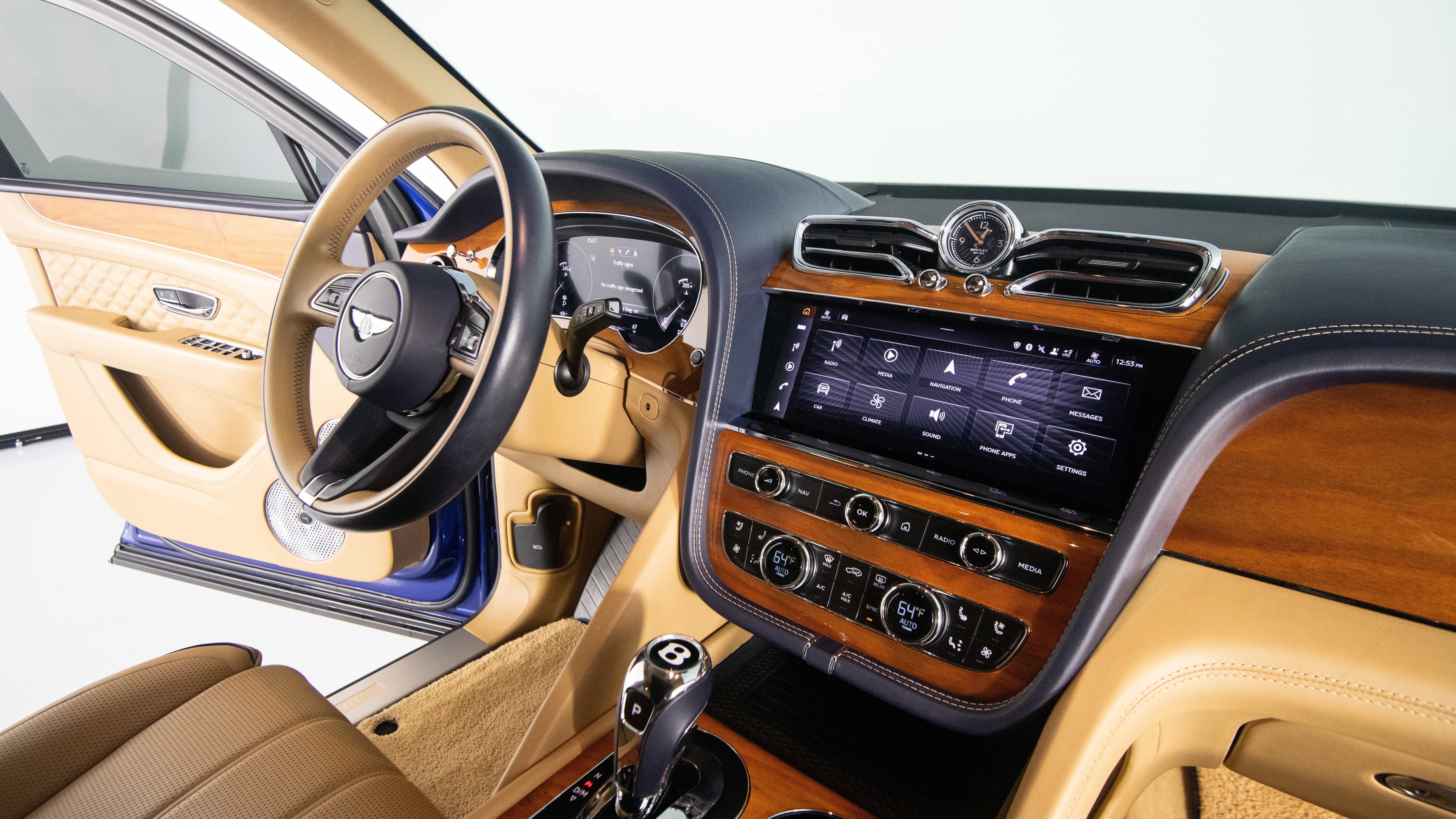 Used 2021 Bentley Bentayga AWD/4WD image 29