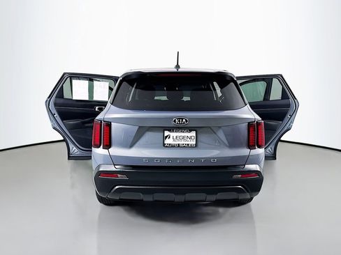 Used 2021 Kia Sorento LX FWD image 16