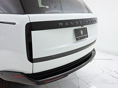 Used 2025 Land Rover Range Rover SE AWD/4WD image 19