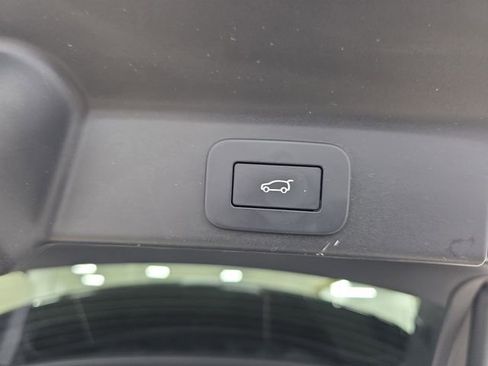 Used 2024 Jaguar F-PACE R-Dynamic S image 36