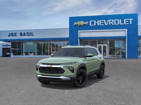 New 2026 Chevrolet TrailBlazer LT w/ Midnight Edition AWD/4WD image 8