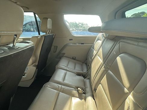 Used 2019 Lincoln Navigator Reserve image 5