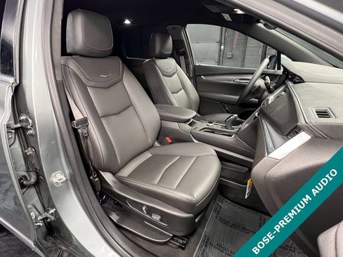 Used 2025 Cadillac XT5 Luxury image 4