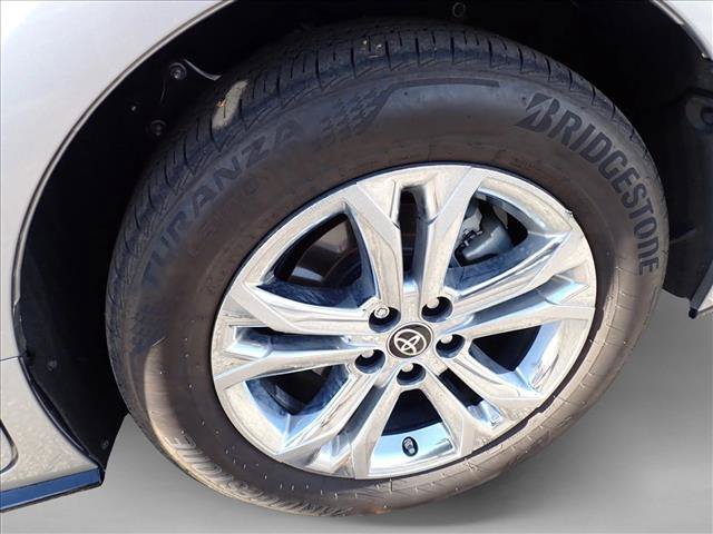 Used 2023 Toyota Sienna XSE AWD/4WD image 7