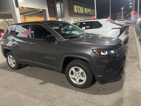 Used 2022 Jeep Compass Sport image 18
