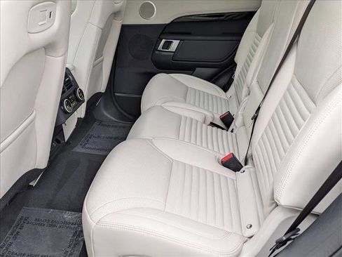 Certified 2025 Land Rover Discovery S image 21