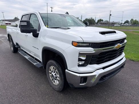 Used 2025 Chevrolet Silverado 2500 LT w/ Convenience Package AWD/4WD image 5