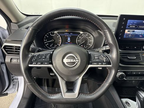 Used 2023 Nissan Altima 2.5 SR w/ SR Premium Package AWD/4WD image 12