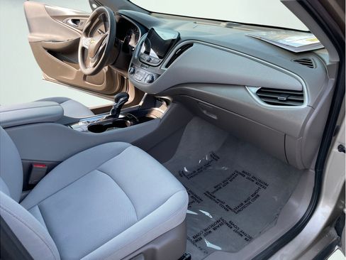 Used 2022 Chevrolet Malibu LT FWD image 16