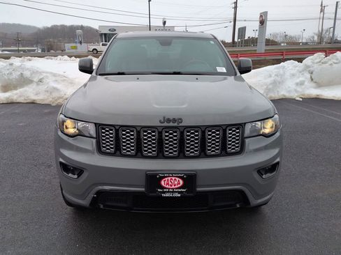 Used 2022 Jeep Grand Cherokee Laredo X AWD/4WD image 9