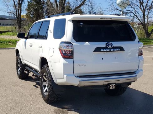Used 2021 Toyota 4Runner TRD Off-Road Premium w/ Moonroof Package AWD/4WD image 2