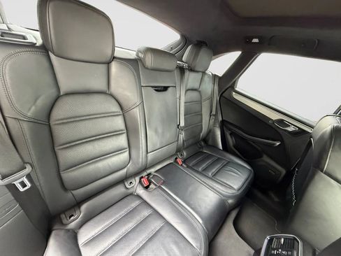 Used 2017 Porsche Macan Turbo AWD/4WD image 18