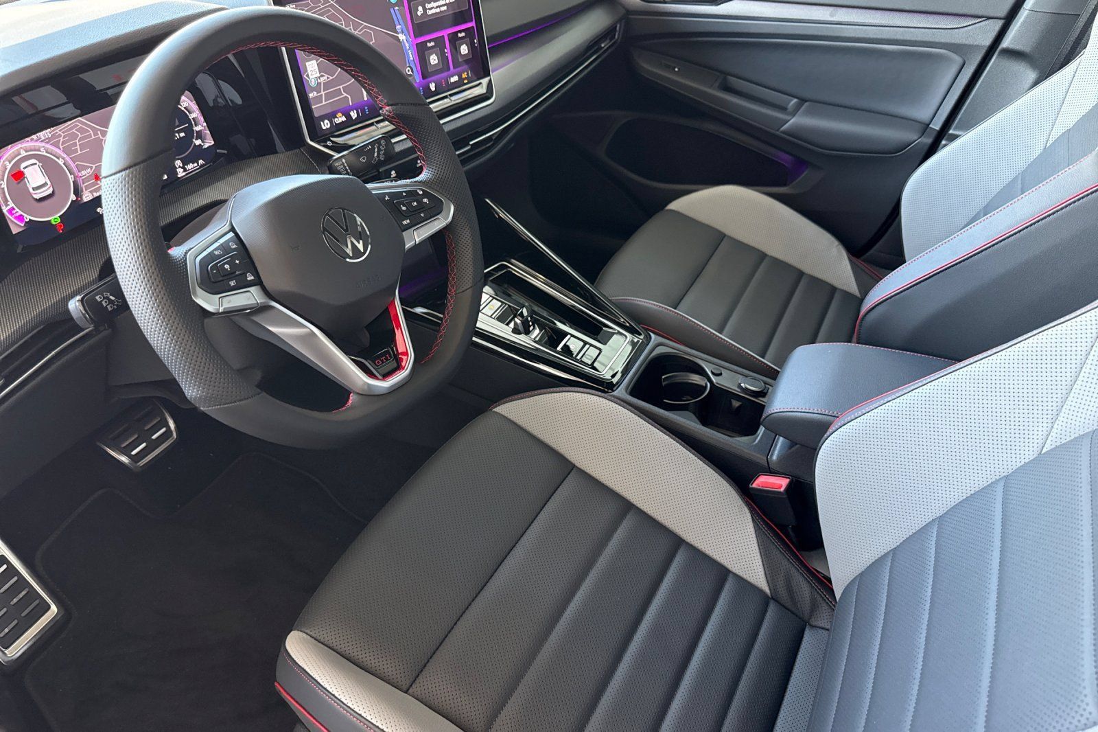 New 2026 Volkswagen GTI SE FWD image 9