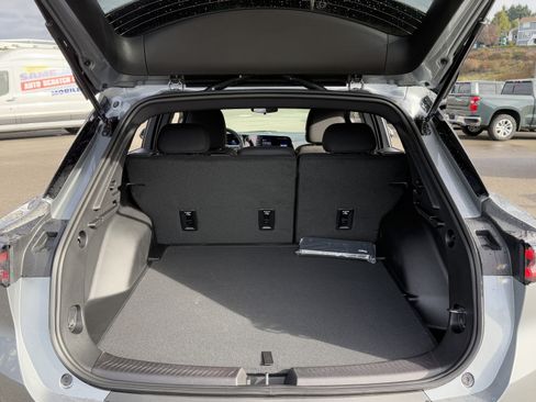 New 2026 Chevrolet Equinox EV LT image 32