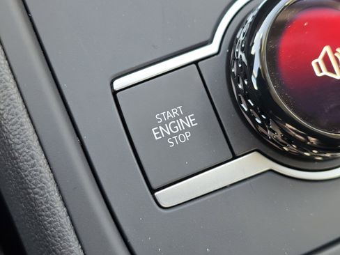 New 2026 Volkswagen Tiguan SE image 24