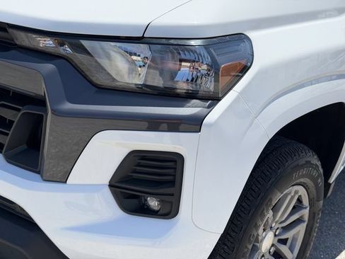 Used 2023 Chevrolet Colorado LT w/ LT Convenience Package II AWD/4WD image 13