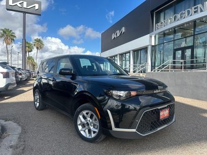 Used 2023 Kia Soul LX w/ Option Group 015