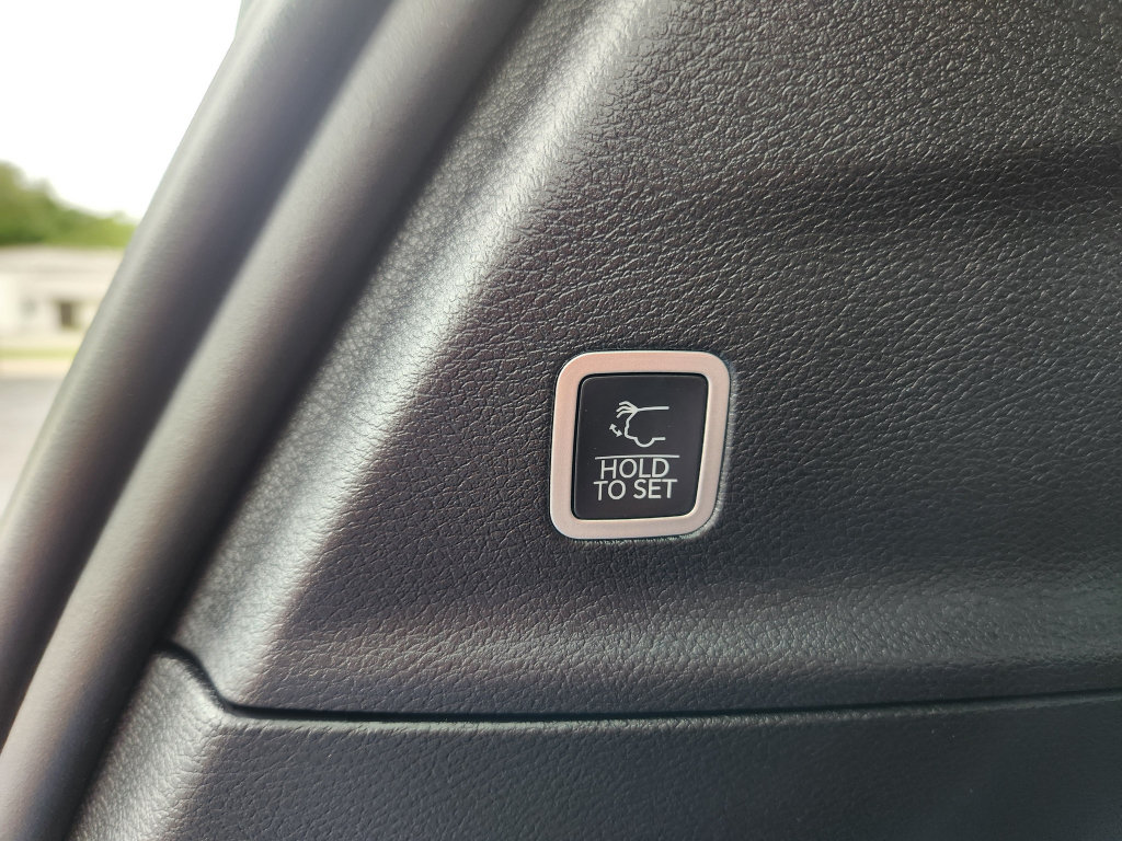 New 2027 Chrysler Pacifica Select FWD image 18