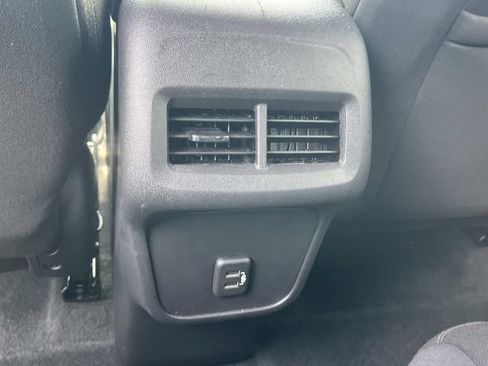 Used 2024 Chevrolet Equinox LT AWD/4WD image 18