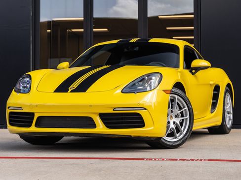 Certified 2019 Porsche 718 Cayman RWD image 1