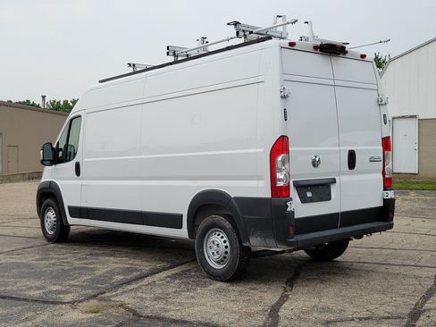Used 2025 RAM ProMaster 2500 w/ Convenience Group FWD image 3