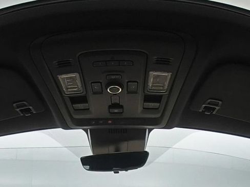 Used 2023 Chevrolet Tahoe Premier AWD/4WD image 31