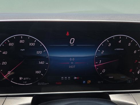 Used 2025 Mercedes-Benz GLC 300 image 25