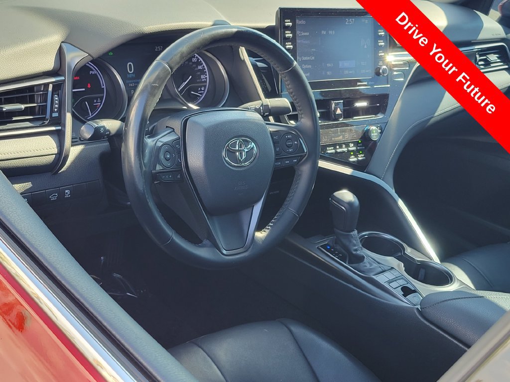 Used 2022 Toyota Camry XSE FWD image 5