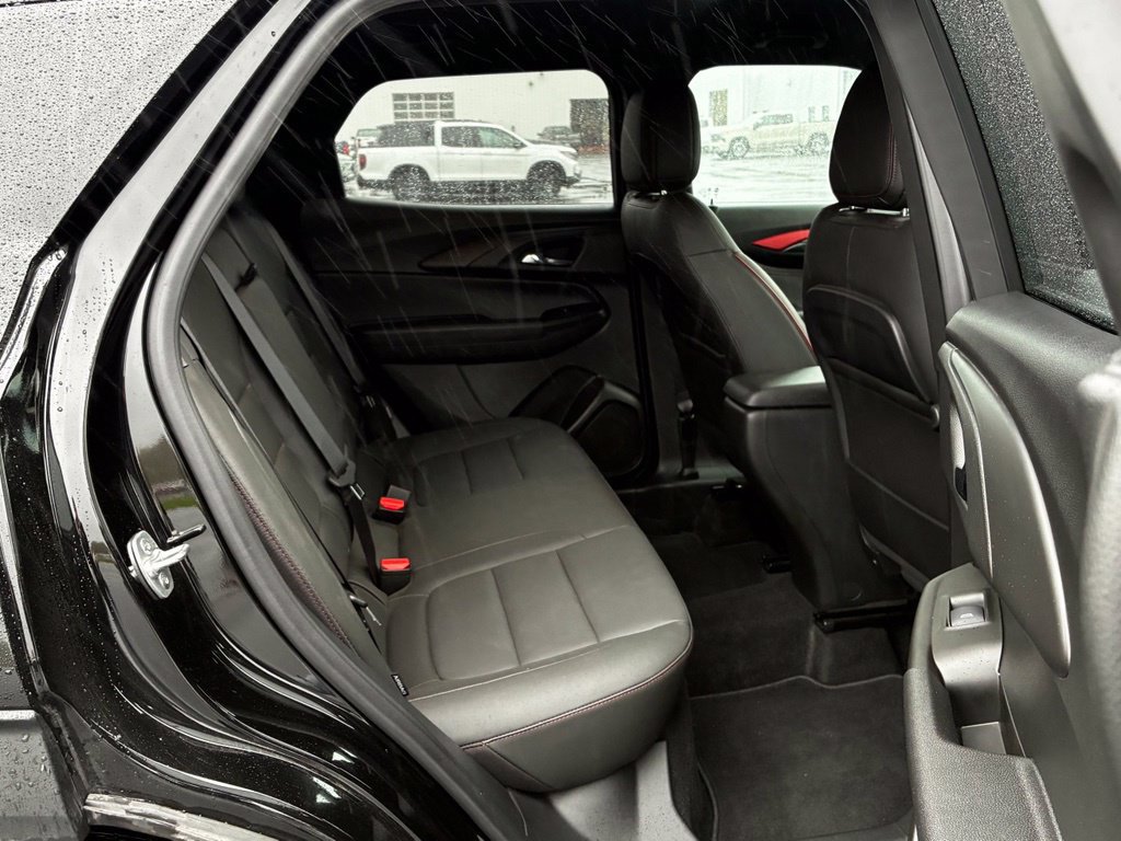 Used 2024 Chevrolet TrailBlazer RS AWD/4WD image 30