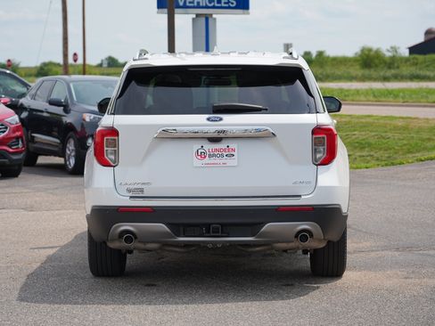 Used 2024 Ford Explorer Limited w/ Limited Technology Package AWD/4WD image 4