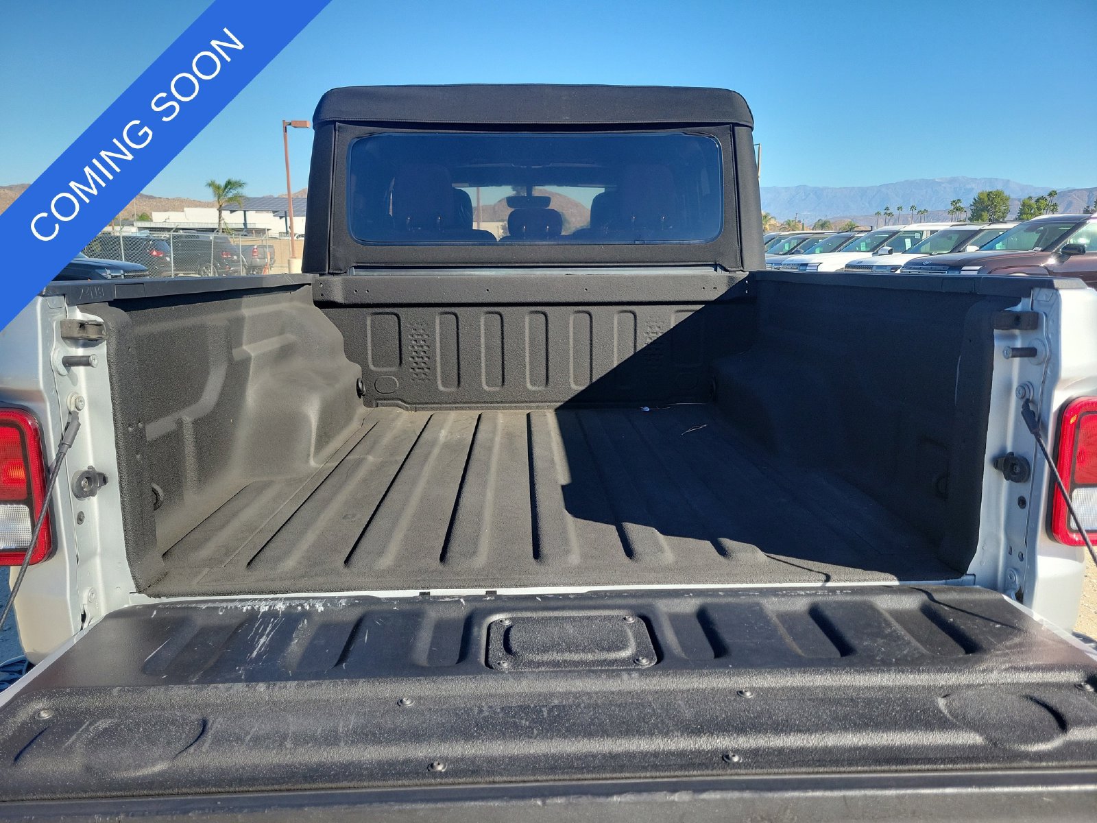 Used 2023 Jeep Gladiator Rubicon w/ Trailer Tow Package AWD/4WD image 28