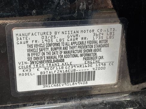 Used 2025 Nissan Versa SV FWD image 23
