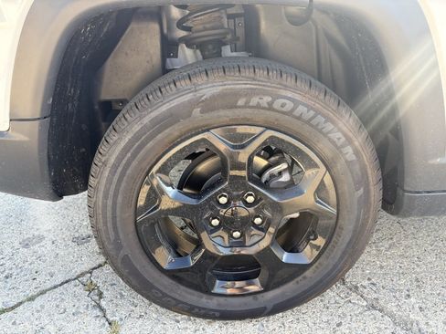Used 2023 Jeep Compass Trailhawk AWD/4WD image 21