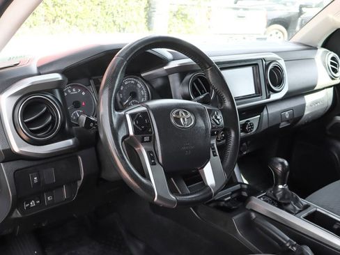 Used 2020 Toyota Tacoma SR5 image 20