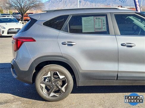 Used 2024 Kia Seltos EX image 4