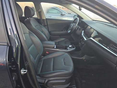 Used 2022 Kia Niro EX Premium w/ Cold Weather Package image 14