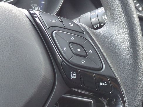 Used 2019 Toyota C-HR LE FWD image 23