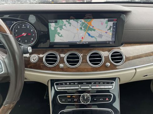 Used 2017 Mercedes-Benz E 400 E 400 Luxury image 13