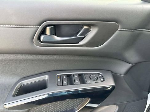 New 2026 Nissan Pathfinder SV image 24