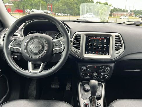 Used 2018 Jeep Compass Latitude w/ Popular Equipment Group AWD/4WD image 19