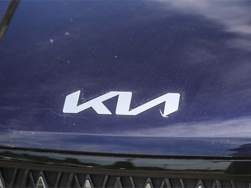 New 2026 Kia Carnival EX image 6