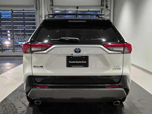 Used 2019 Toyota RAV4 XSE image 4