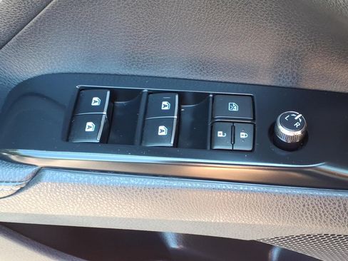 Used 2018 Toyota Camry XSE FWD image 22